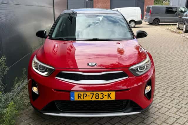 Kia Stonic (2018) thumbnail 6