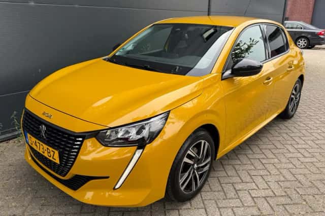 Peugeot 208 (2023) thumbnail 3