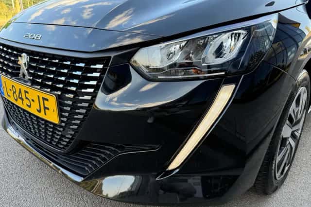 Peugeot 208 (2021) thumbnail 4