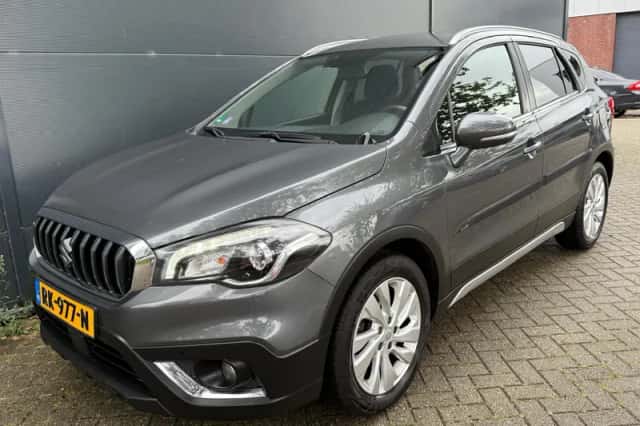 Suzuki S-Cross (2017) thumbnail 3