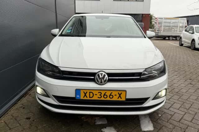 Volkswagen Polo (2019) thumbnail 2