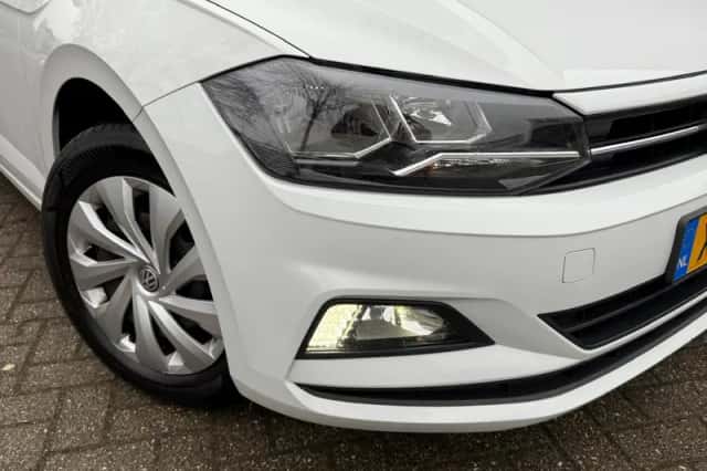 Volkswagen Polo (2019) thumbnail 3