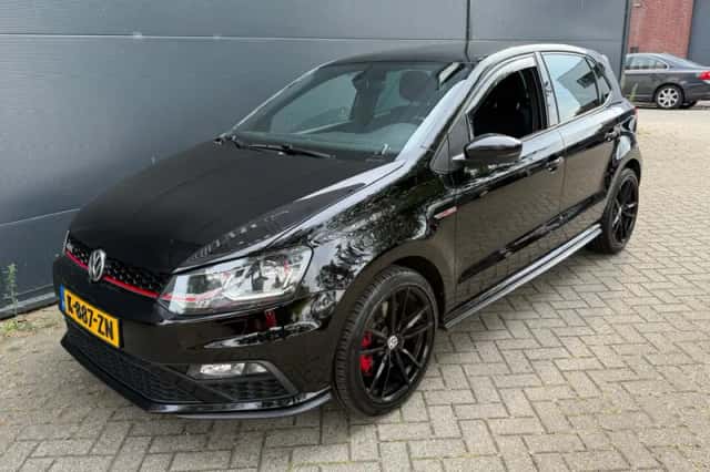 Volkswagen Polo (2015) thumbnail 4