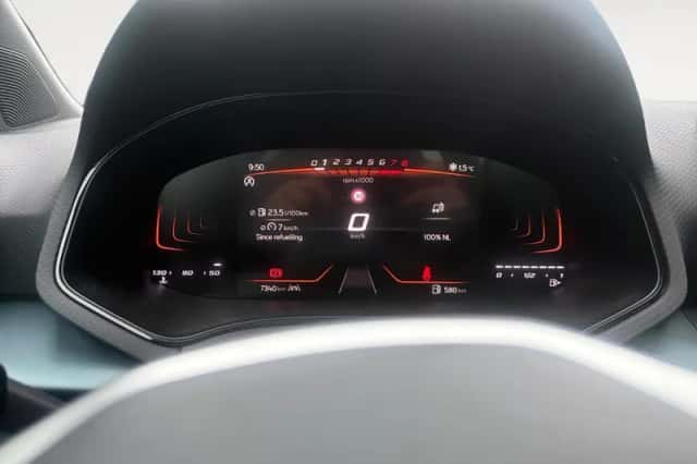 SEAT Arona (2025) thumbnail 4