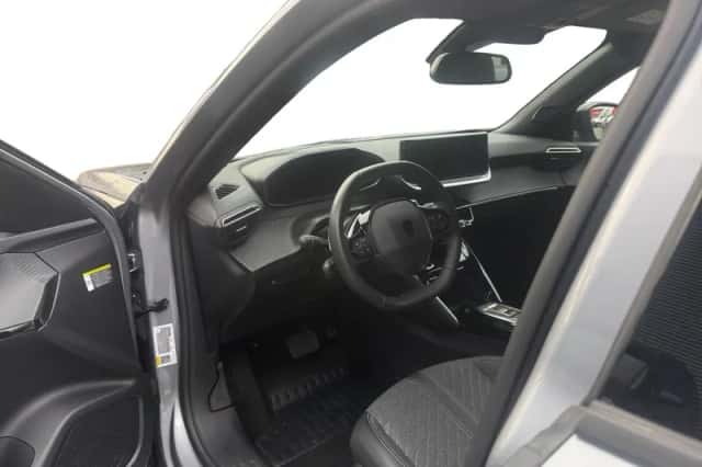 Peugeot 2008 (2025) thumbnail 2