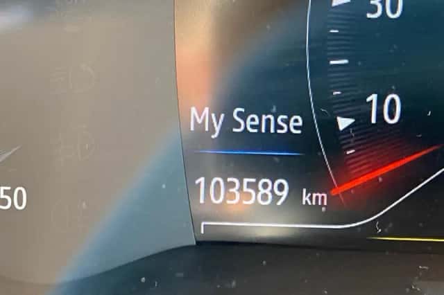 Renault Captur (2021) thumbnail 4