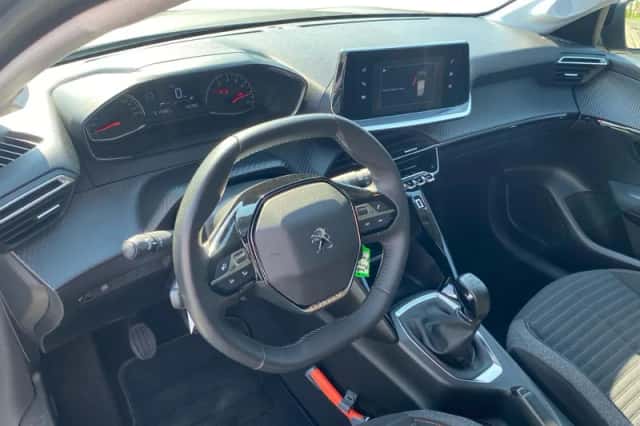 Peugeot 208 (2022) thumbnail 2
