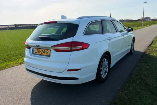 Ford Mondeo (2020) thumbnail 4