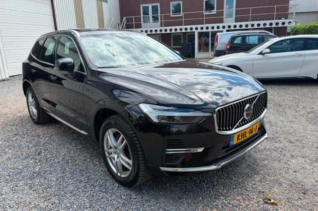 Volvo XC60 (2022) thumbnail 2