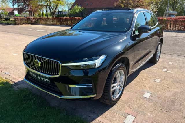 Volvo XC60 (2022) thumbnail 4