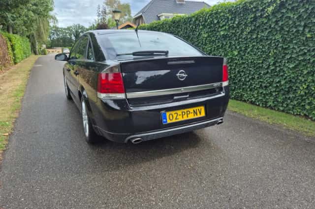 Opel Vectra (2004) thumbnail 4