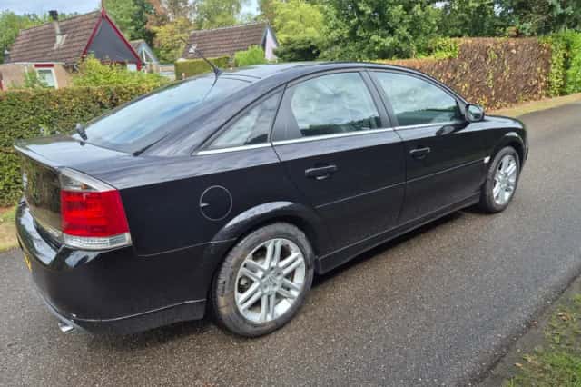 Opel Vectra (2004) thumbnail 6