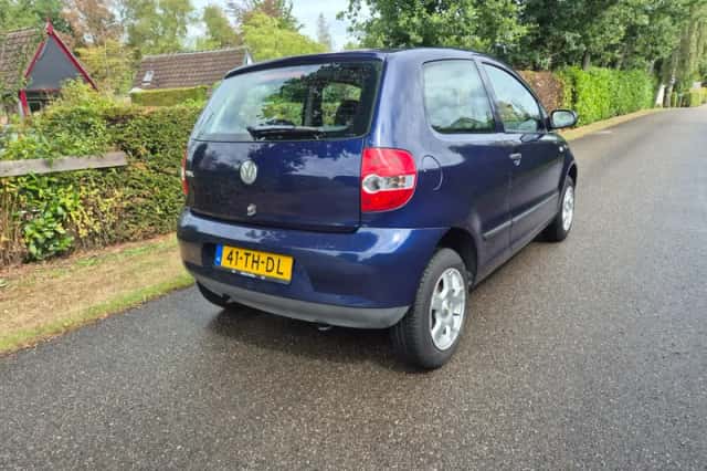 Volkswagen Fox (2006) thumbnail 4