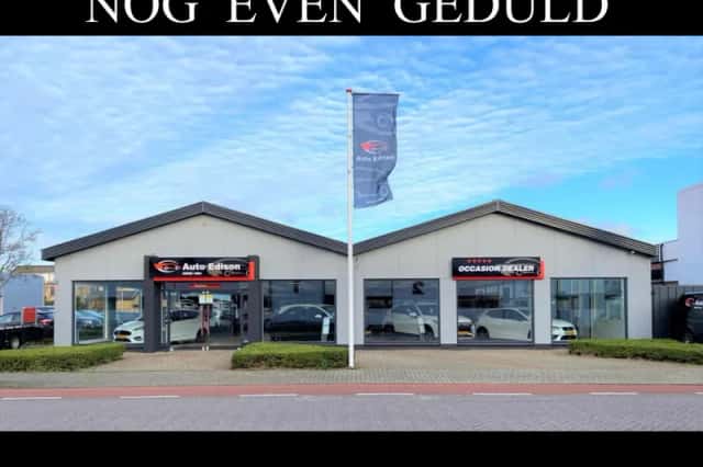 Volkswagen Golf (2025) thumbnail 3