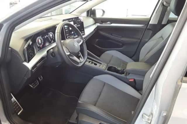 Volkswagen Golf (2025) thumbnail 6