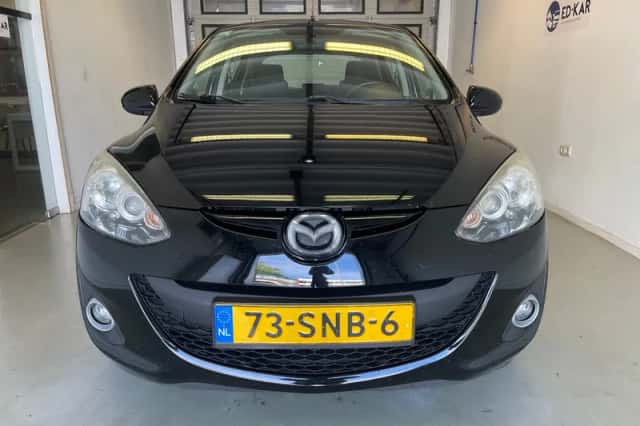 Mazda 2 (2011) thumbnail 4