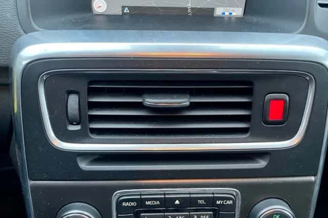 Volvo V60 (2013) thumbnail 3