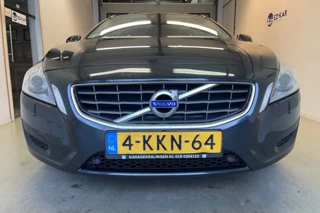 Volvo V60 (2013) thumbnail 4