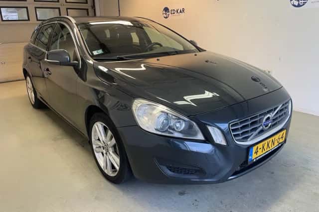 Volvo V60 (2013) thumbnail 5