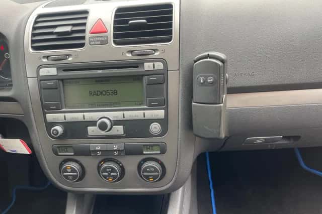 Volkswagen Golf (2008) thumbnail 2