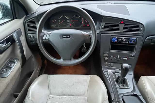 Volvo S60 (2002) thumbnail 2