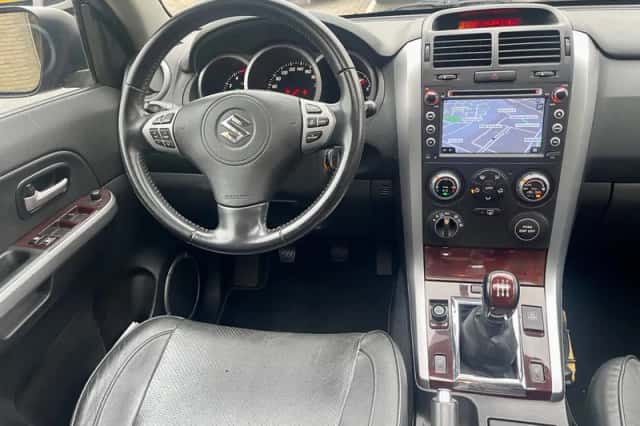 Suzuki Grand Vitara (2007) thumbnail 2