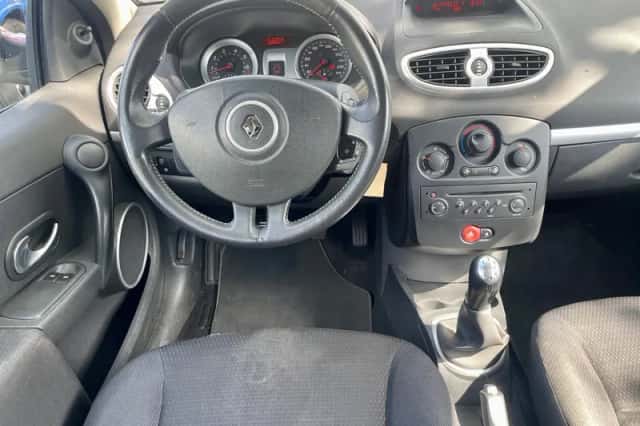 Renault Clio (2006) thumbnail 2