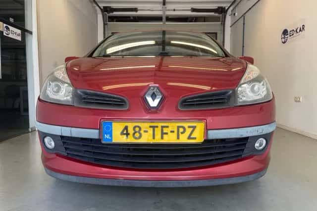 Renault Clio (2006) thumbnail 4