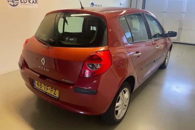 Renault Clio (2006) thumbnail 6