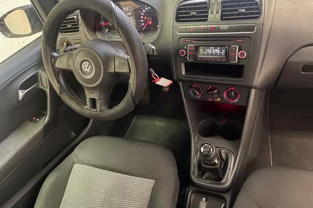 Volkswagen Polo (2012) thumbnail 2