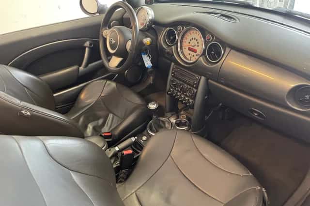 MINI Cooper (2007) thumbnail 2