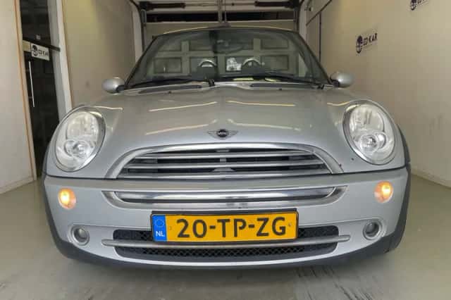 MINI Cooper (2007) thumbnail 4