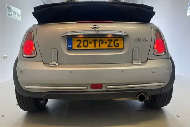 MINI Cooper (2007) thumbnail 6