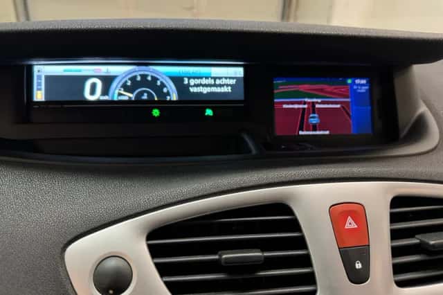 Renault GRAND SCENIC (2009) thumbnail 3
