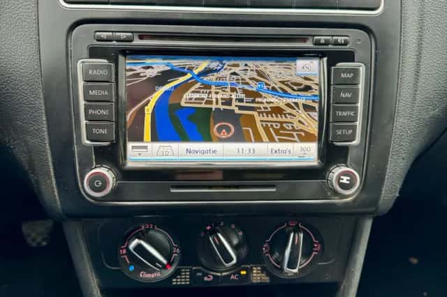 Volkswagen Polo (2010) thumbnail 3
