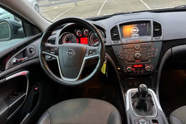 Opel Insignia (2009) thumbnail 2