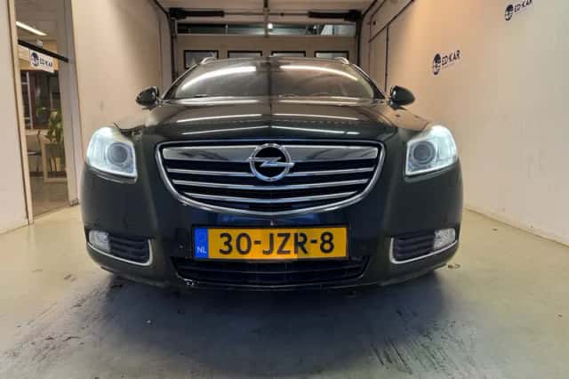 Opel Insignia (2009) thumbnail 3