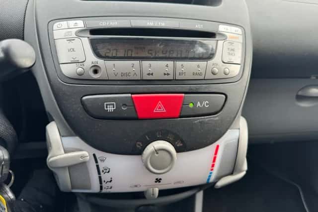 Peugeot 107 (2008) thumbnail 3