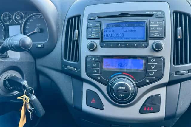 Hyundai i30 (2011) thumbnail 3