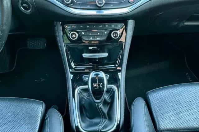 Opel Astra (2016) thumbnail 3