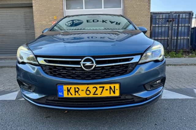 Opel Astra (2016) thumbnail 4
