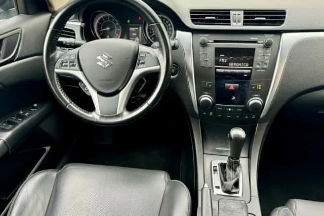 Suzuki KIZASHI (2012) thumbnail 2