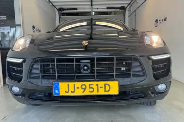 Porsche Macan (2014) thumbnail 5
