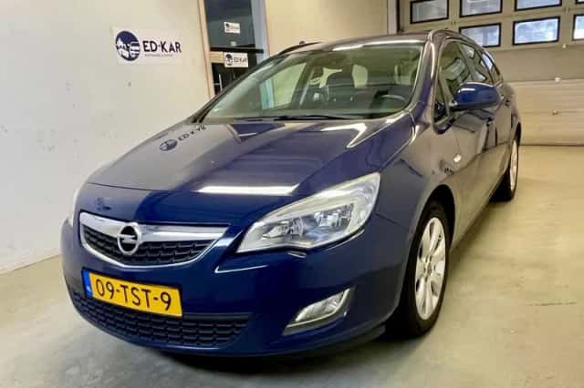 Opel Astra (2012)