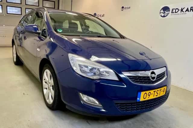 Opel Astra (2012) thumbnail 5