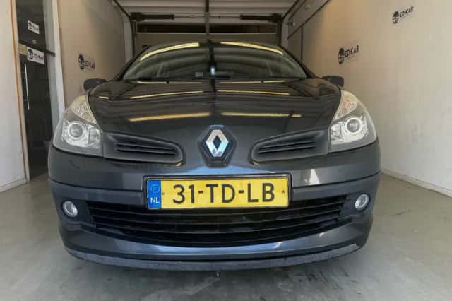 Renault Clio (2006) thumbnail 4