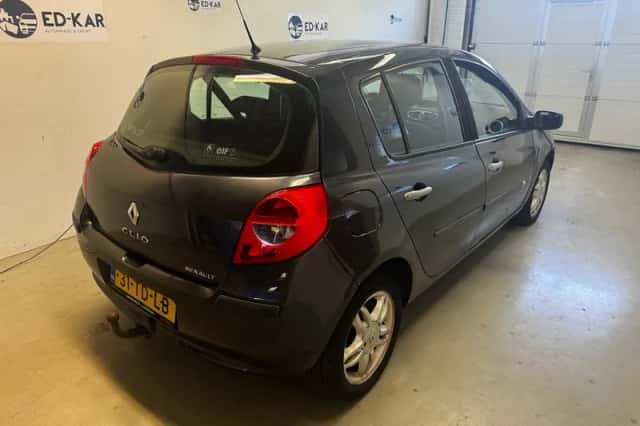 Renault Clio (2006) thumbnail 6