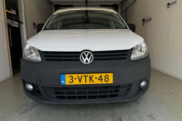 Volkswagen Caddy (2012) thumbnail 3