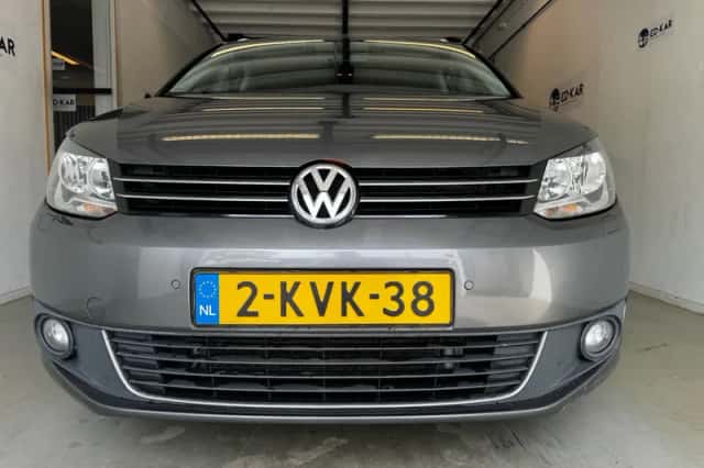 Volkswagen Touran (2013) thumbnail 5