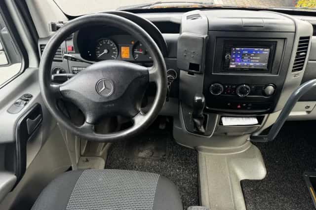Mercedes-Benz Sprinter (2013) thumbnail 2